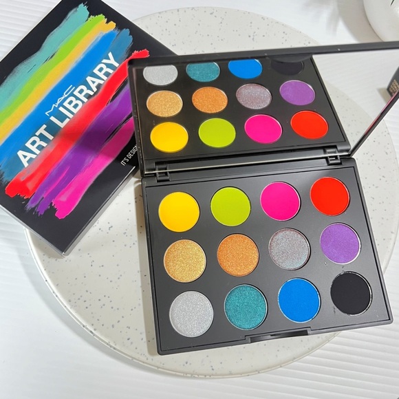 M•A•C 👁️Designer👁️Art Library - Picture 9 of 9